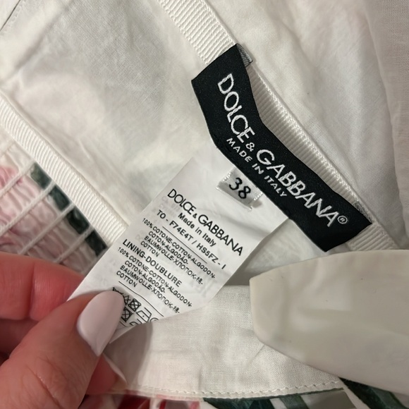 Dolce & Gabbana POPLIN TOP & SHORTS WITH TROPICAL ROSE Print ( IT 38) - Picture 4 of 7